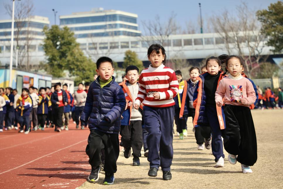 “15分钟课间”引发的校园蝶变 杭州中小学如何用“时空魔法”重构教育价值?