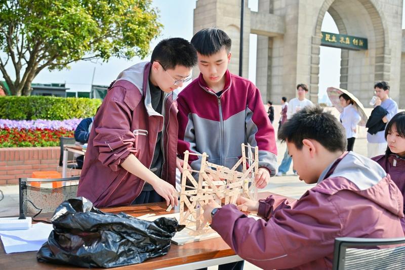 “科学玩家”活动现场 学校供图