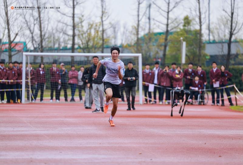 杭高钱塘“人机赛跑” 学校供图